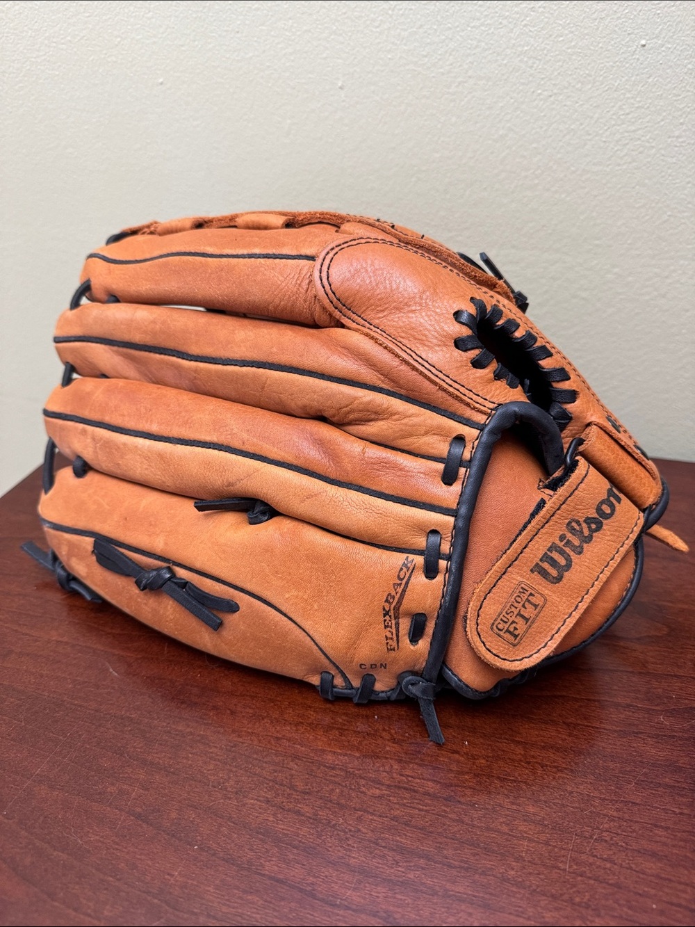 Wilson A2478 13.5” oversized XXL Softball Glove